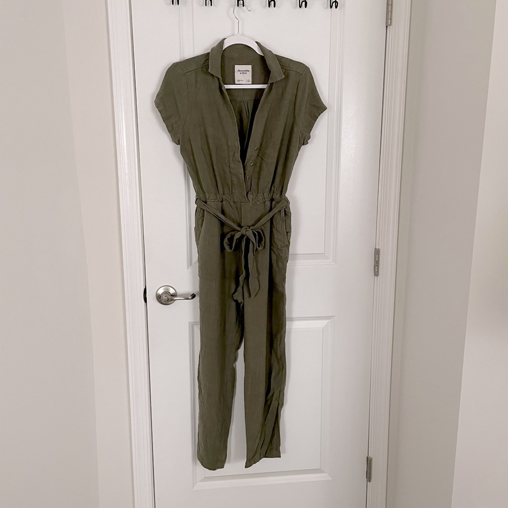 Abercrombie jumpsuit small olive color